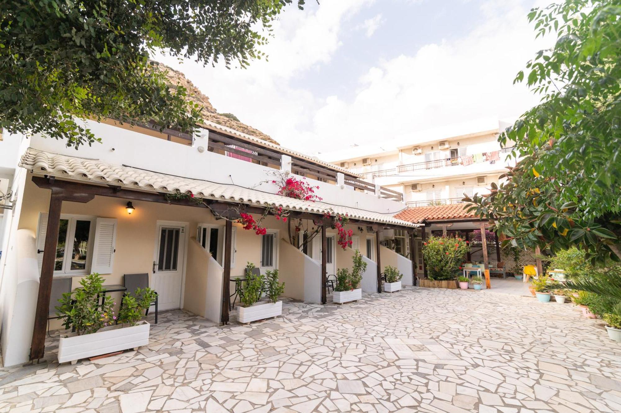 Pension Romantika Matala Exterior foto